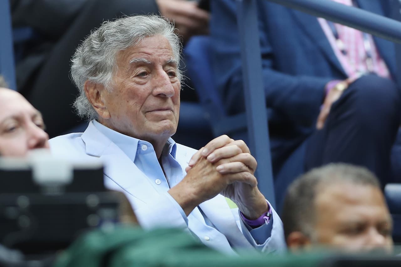 El histórico cantante Tony Bennett no se quiso perder un partido histórico como el de esta tarde.