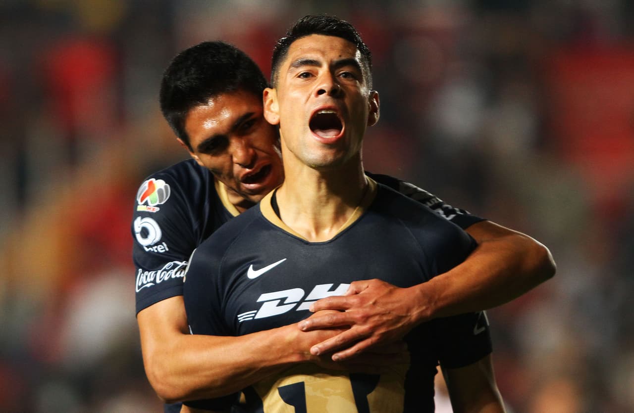 Cerca del final, al minuto 77', el delantero chileno Felipe Mora anotó el gol del esperado empate para Pumas.