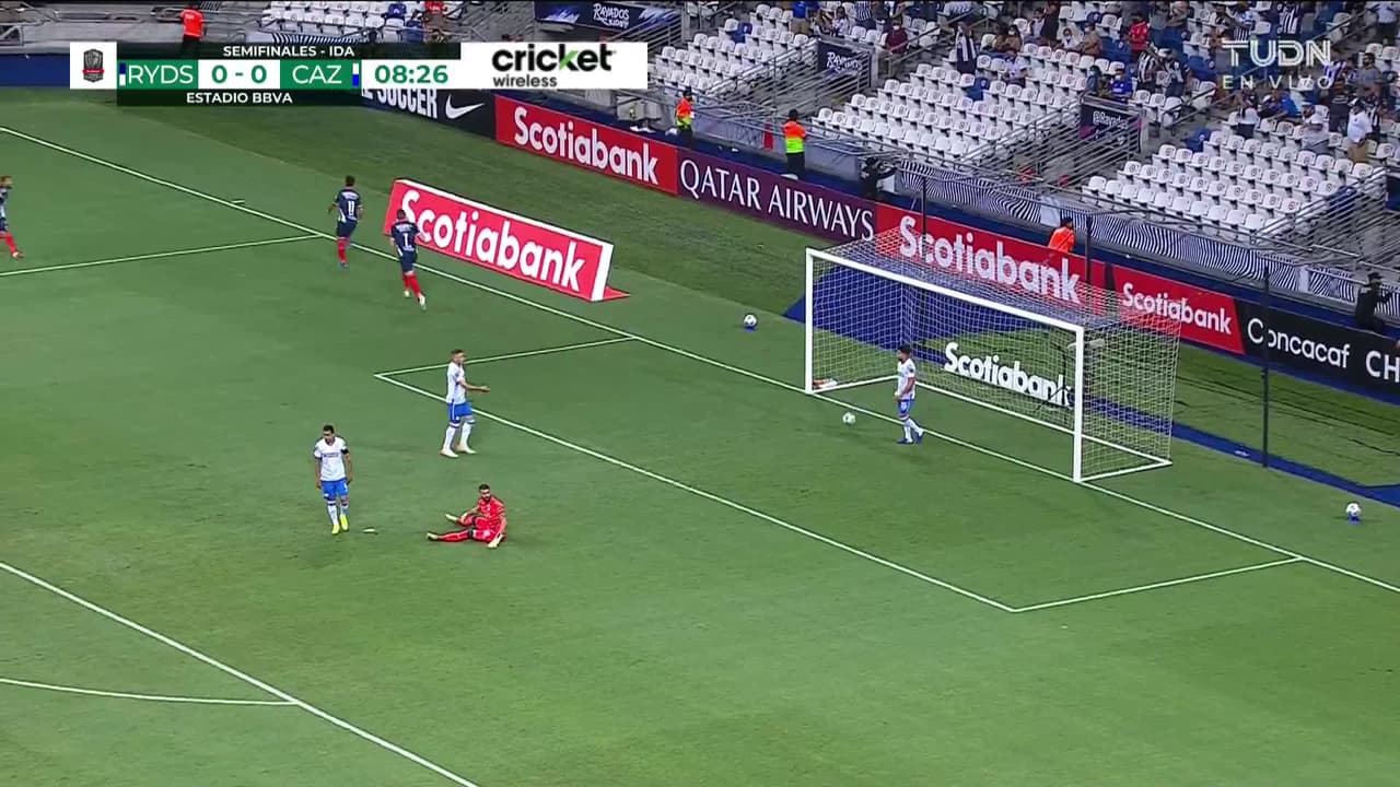 ¡TIRO ATAJADO! disparo por Rogelio Funes Mori.