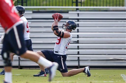 J.J. Watt entrenando (AP-NFL).