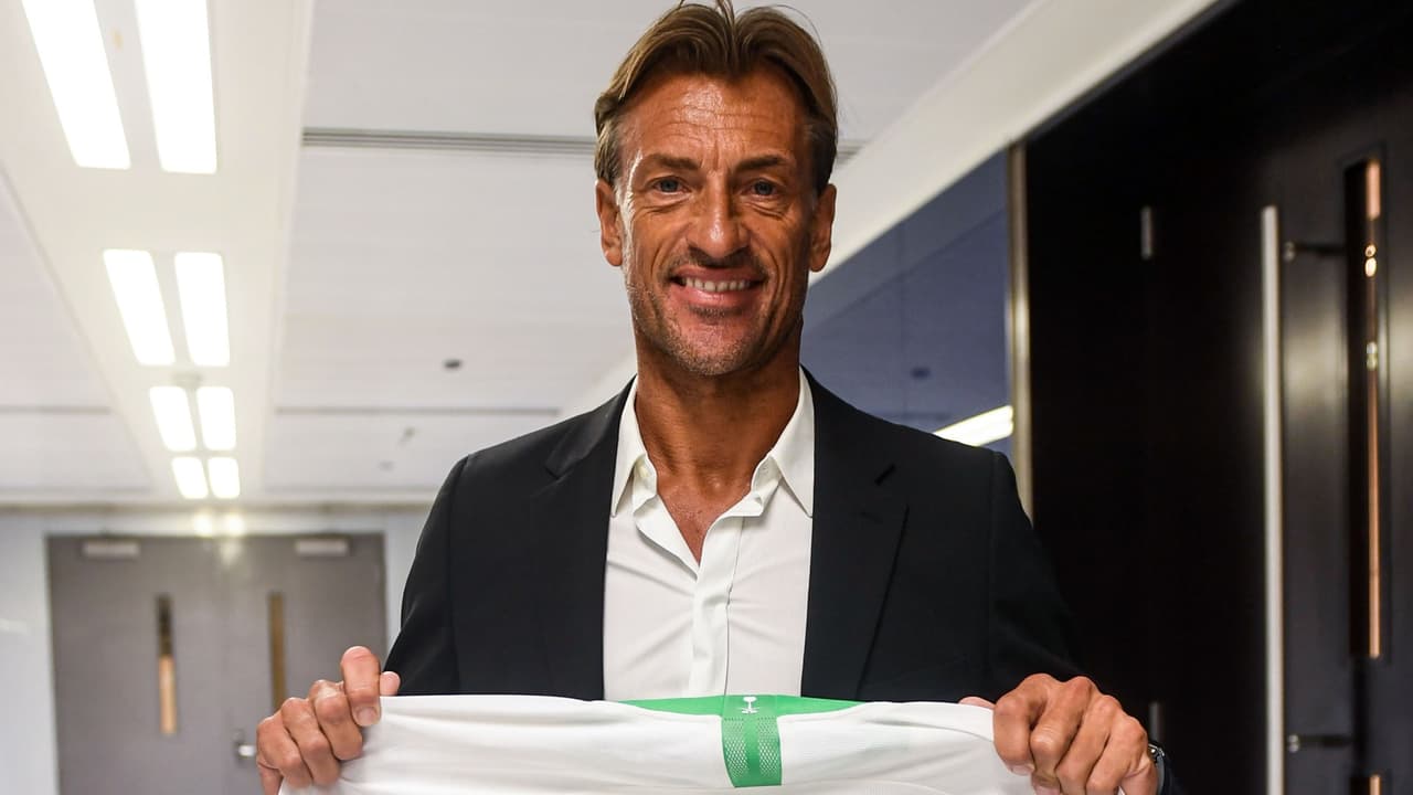 Rival de México en Qatar 2022 renueva a su director técnico