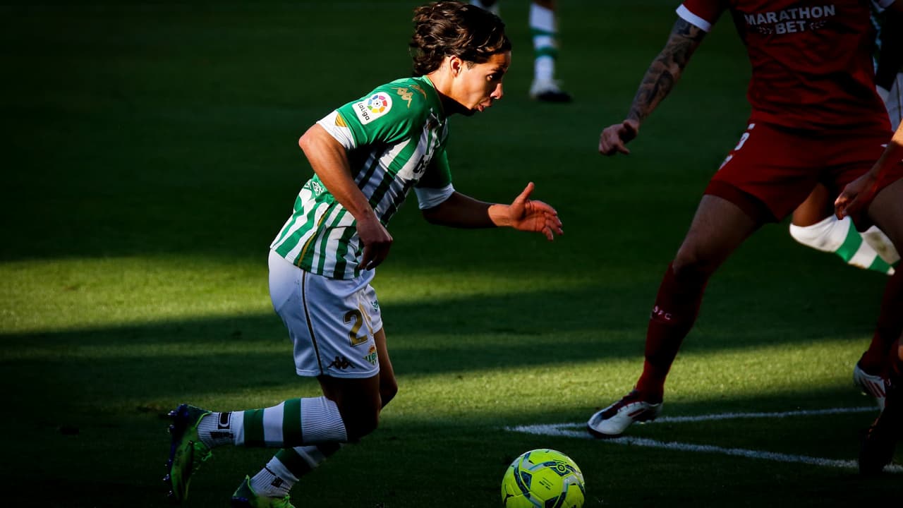 Pellegrini llena de elogios a Diego Lainez