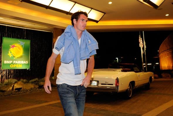 El británico Andy Murray no quiso perder más tiempo, las 'horas fiesta' eran importantes.