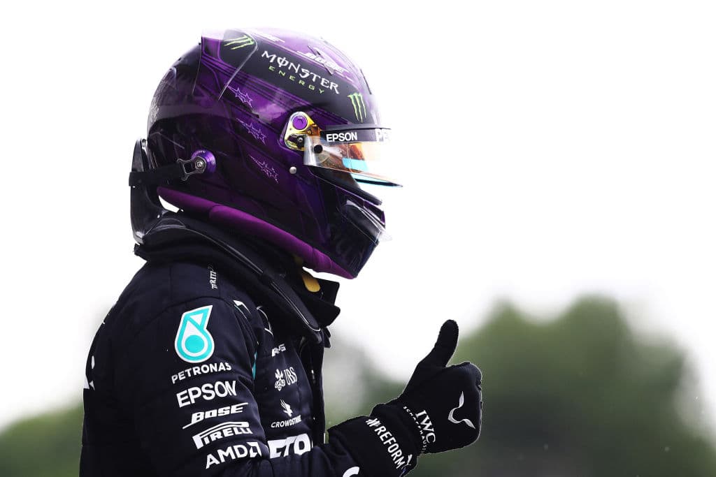 Lewis Hamilton arrancará en la primera posición; Valtteri Bottas, Lances Stroll, Sergio Pérez, Sebastian Vettel, Charles Leclerc, Max Verstappen, Lando Norris, Carlos Sainz y Pierre Gasly completan las primeras diez posiciones al arranque.
