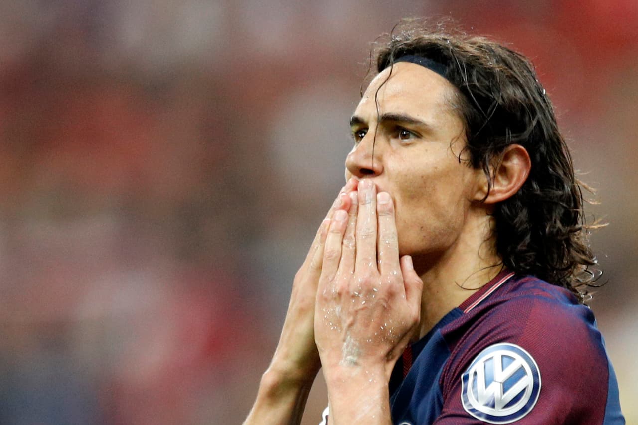 París Saint Germain tiene que recibir 100 millones de euros para evitar romper el Fair Play financiero y por eso se plantean las salidas de Edínson Cavani, Ángel Di María y Marco Verrati.