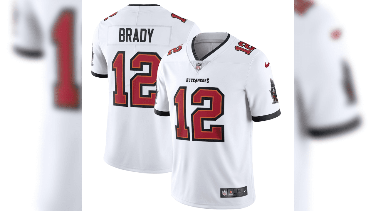<b>4.- Tom Brady (White vapor)</b>
<br>Este es el jersey que ocupará Tampa Bay cuando sean visitantes. Luce espectacular.