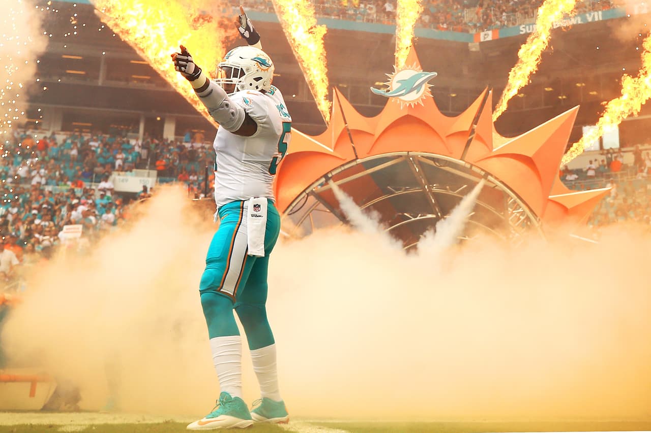 Mike Pouncey deja Miami para proteger a Rivers en los Chargers