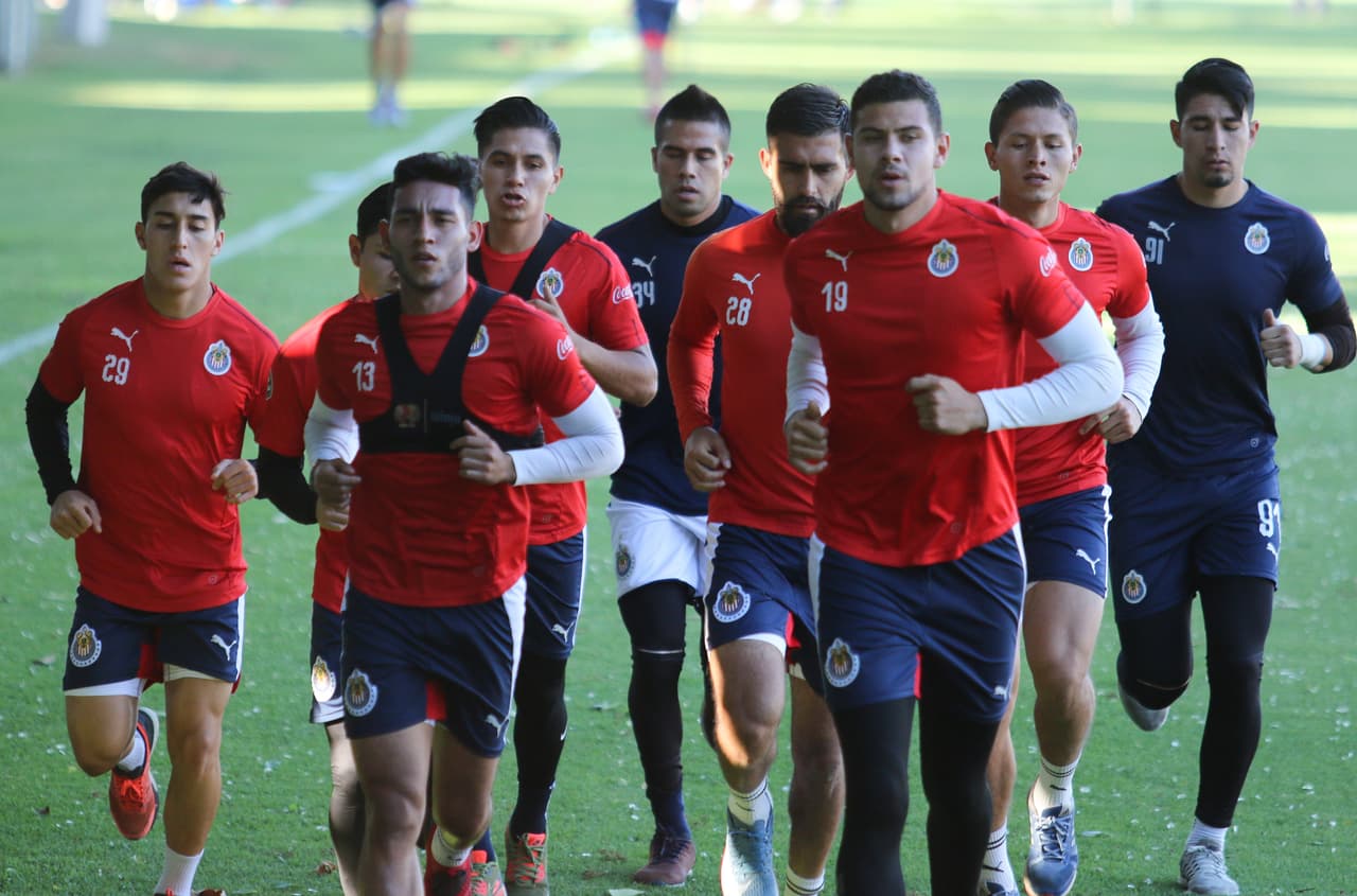 En medio de la jornada de amistosos de FIFA, Chivas de Guadalajara entrenó en Chivas Verde Valle y trabaja con la idea de mejorar en el Clausura 2019 de Liga MX.