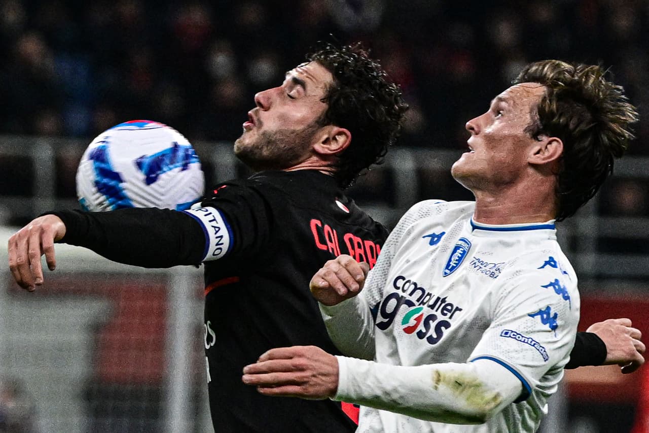 El Milan derrotó al Empoli por 1-0 gracias a un tanto de Kalulu y se mantiene como líder de la Serie A.