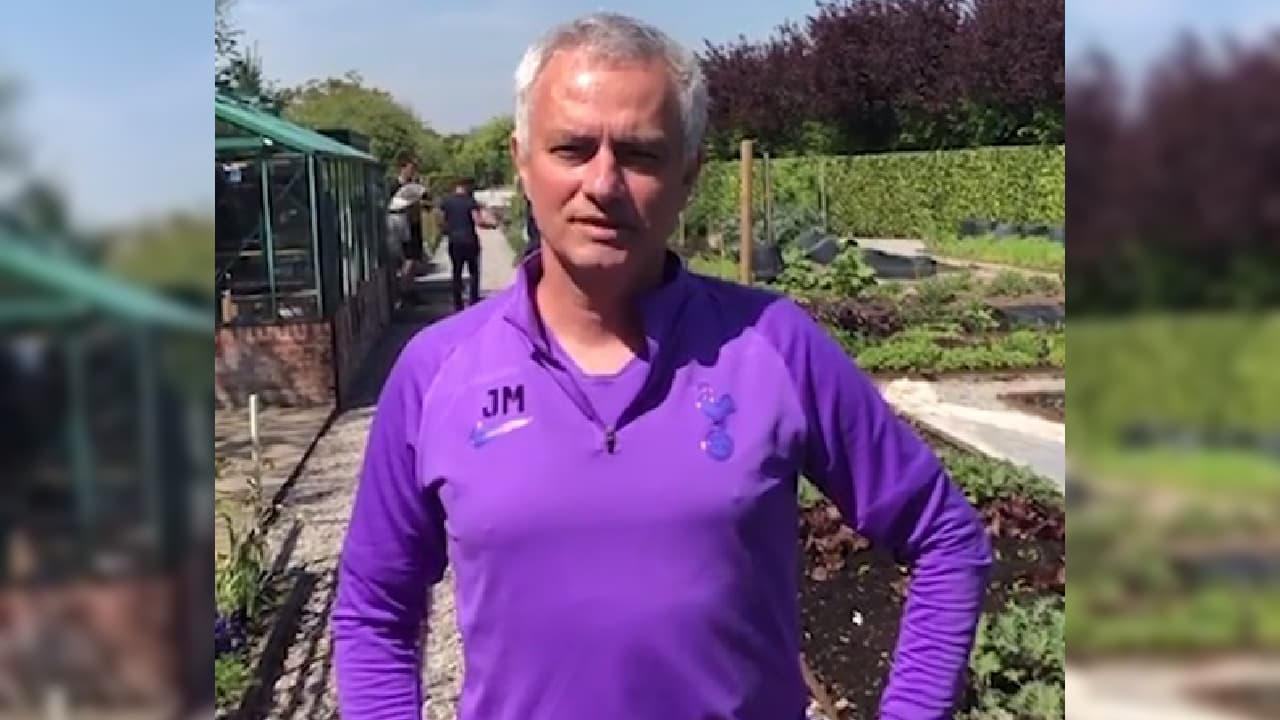 Los alimentos provienen directamente del huerto del club inglés. Es una muestra del compromiso que mantiene Tottenham con los sectores más necesitados.