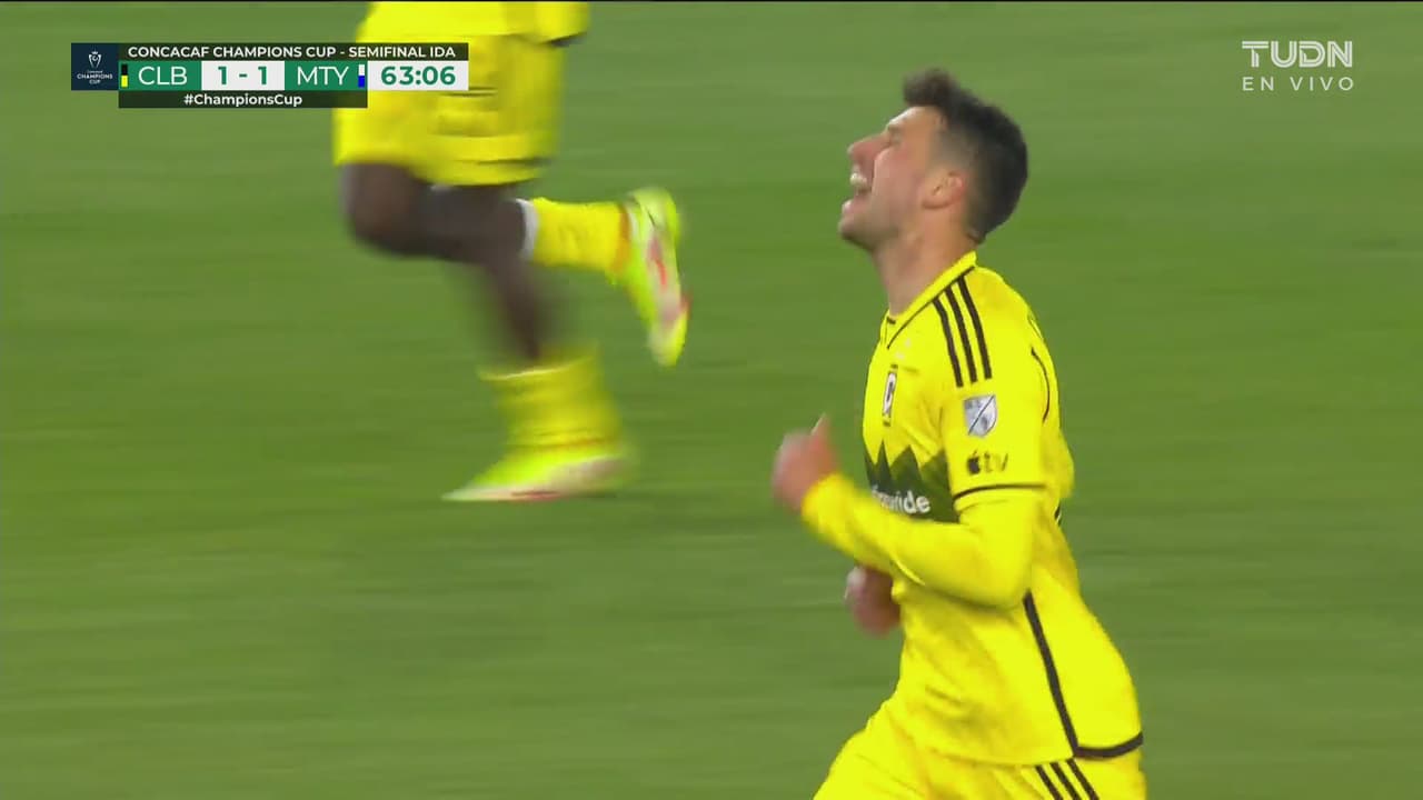 ¡Es un imán del balón! Gran tapada de Andrada a Cheberko