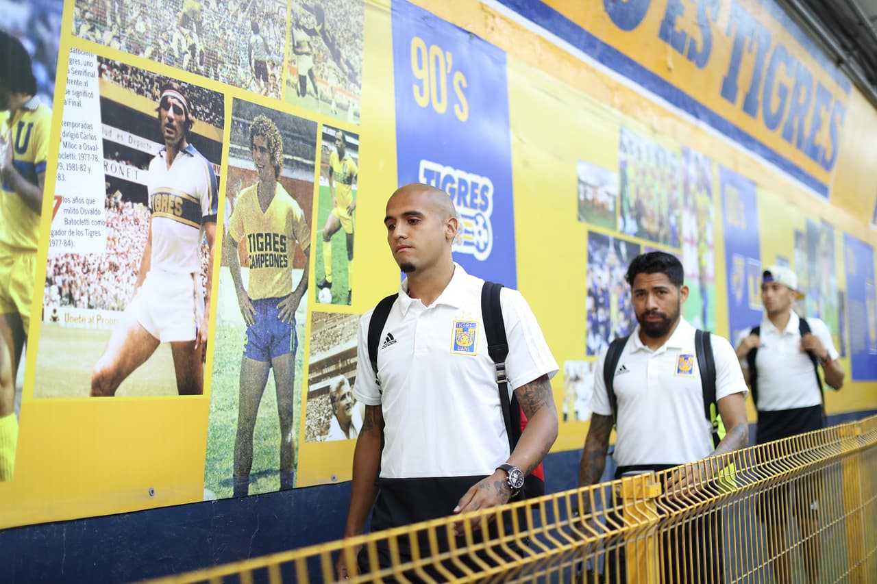 Aficionados de Tigres, mayoritariamente, y del León, tomaron por 'asalto' las inmediaciones del Estadio Universitario para atestiguar el juego de Ida de la Final del Clausura 2019 de la Liga MX en Monterrey. Se esmeraron y le pusieron un fantástico ambiente.