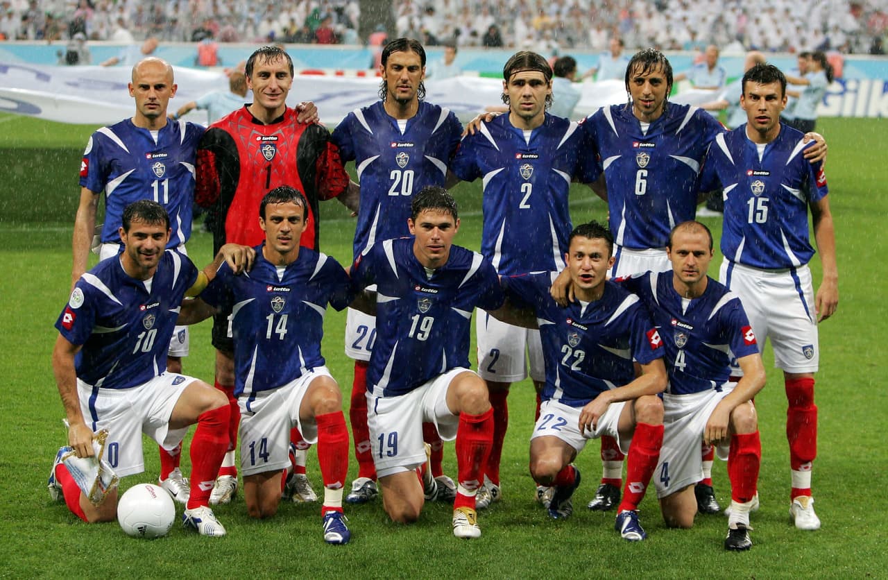 Justamente, 
<b>Serbia y Montenegro fue otro de los debutantes en Alemania, </b>desde las eliminatorias de la UEFA.