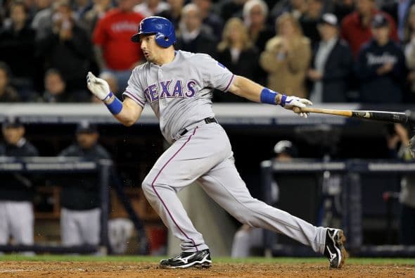 Matt Treanor remolcó las dos carreras de los Rangers. Una con cuadrangular y otra con bola ocupada.