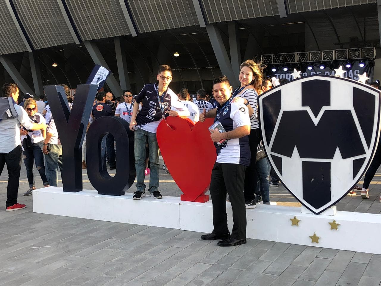 Los fanáticos de Rayados listos para el Clásico Regio en el Estadio Bancomer por la Jornada 10 del 
<a href="https://www.univision.com/deportes/futbol/liga-mx/" target="_blank">Clausura 2019</a>.