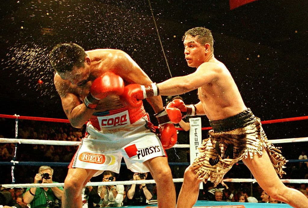 En 1983 se enfrentaría con John Montes en Alaska.