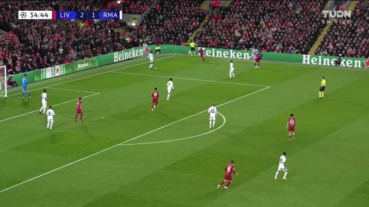 ¡GOL!  anota para Real Madrid. Vinícius Júnior