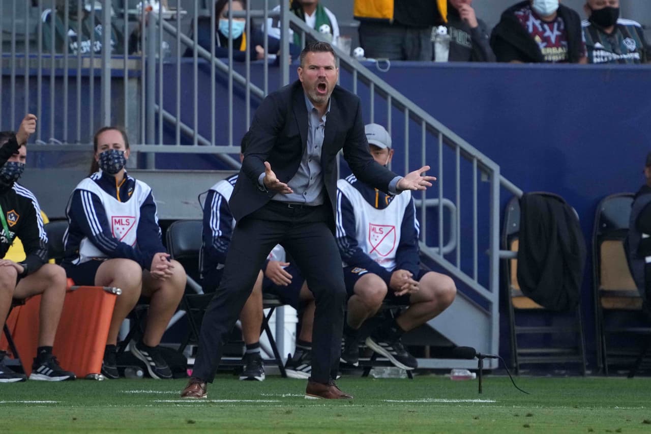 Ambos entrenadores sufrieron, pero Greg Vanney se llevó la mejor parte.