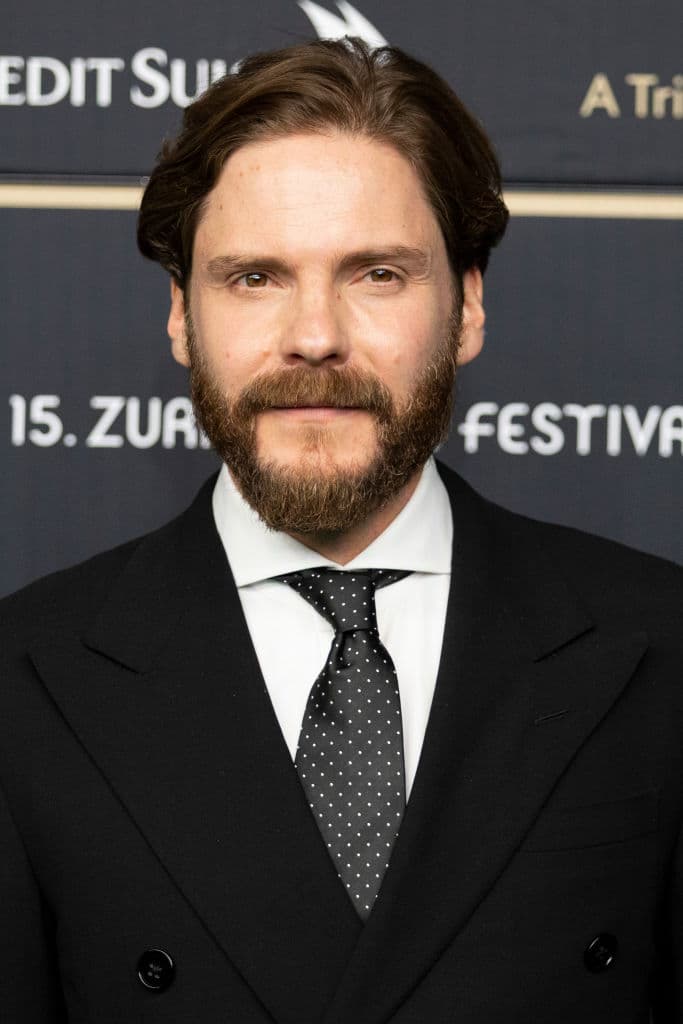 Ésta es su historia y la de los intentos desesperados de su familia, compañeros y abogados por evitar su ejecución.
<br>