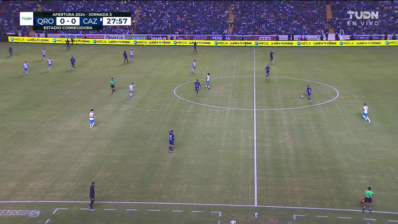 ¡TIRO ATAJADO! disparo por Érik Lira.