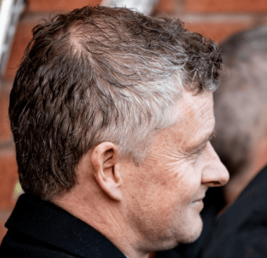 Jugadores, exjugadores, directivos, aficionados, entrenadores y familiares de las víctimas acudieron al Memorial para mostrar sus respetos por los ocho fallecidos en 1958.