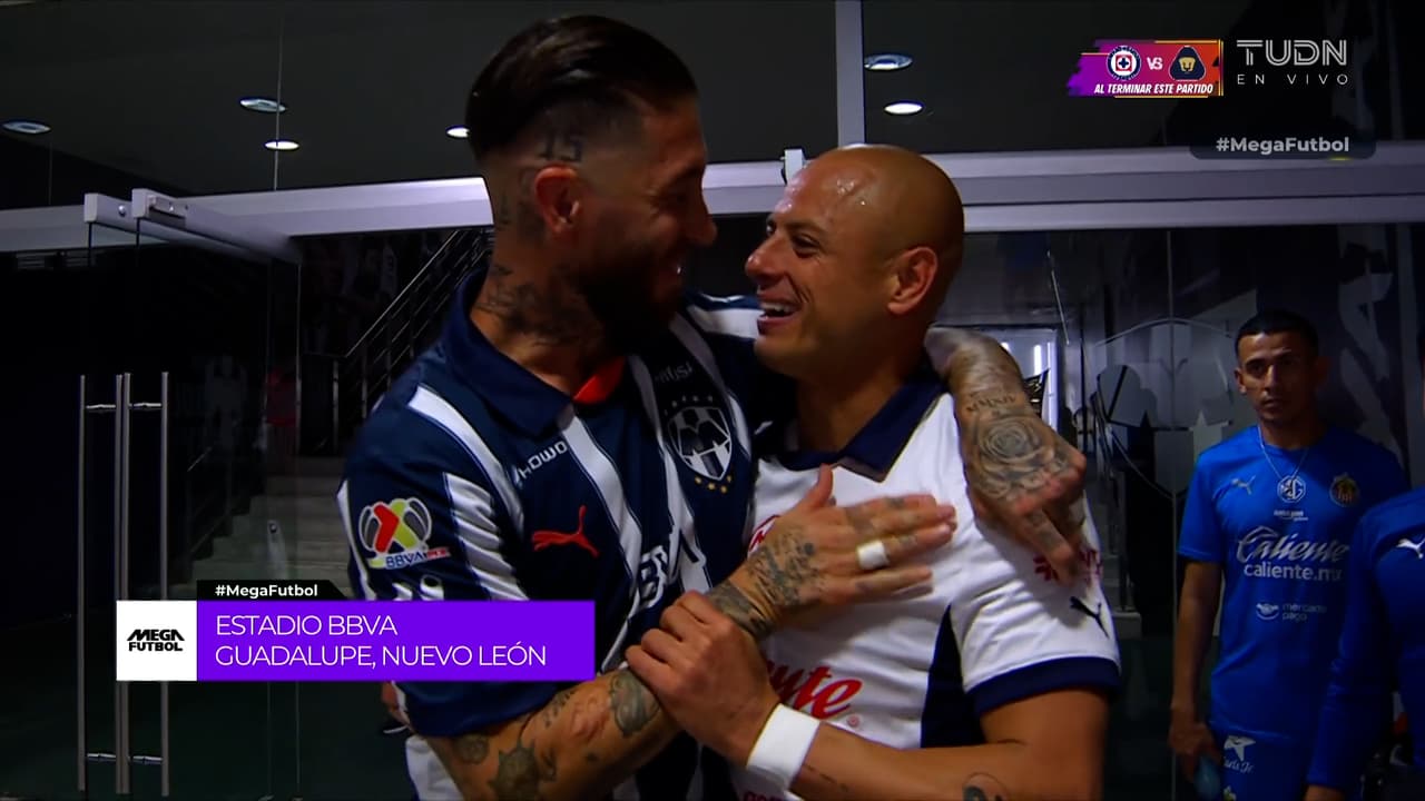 ¡Sucedió la magia! Así reaccionó Chicharito al ver a Ramos con Rayados