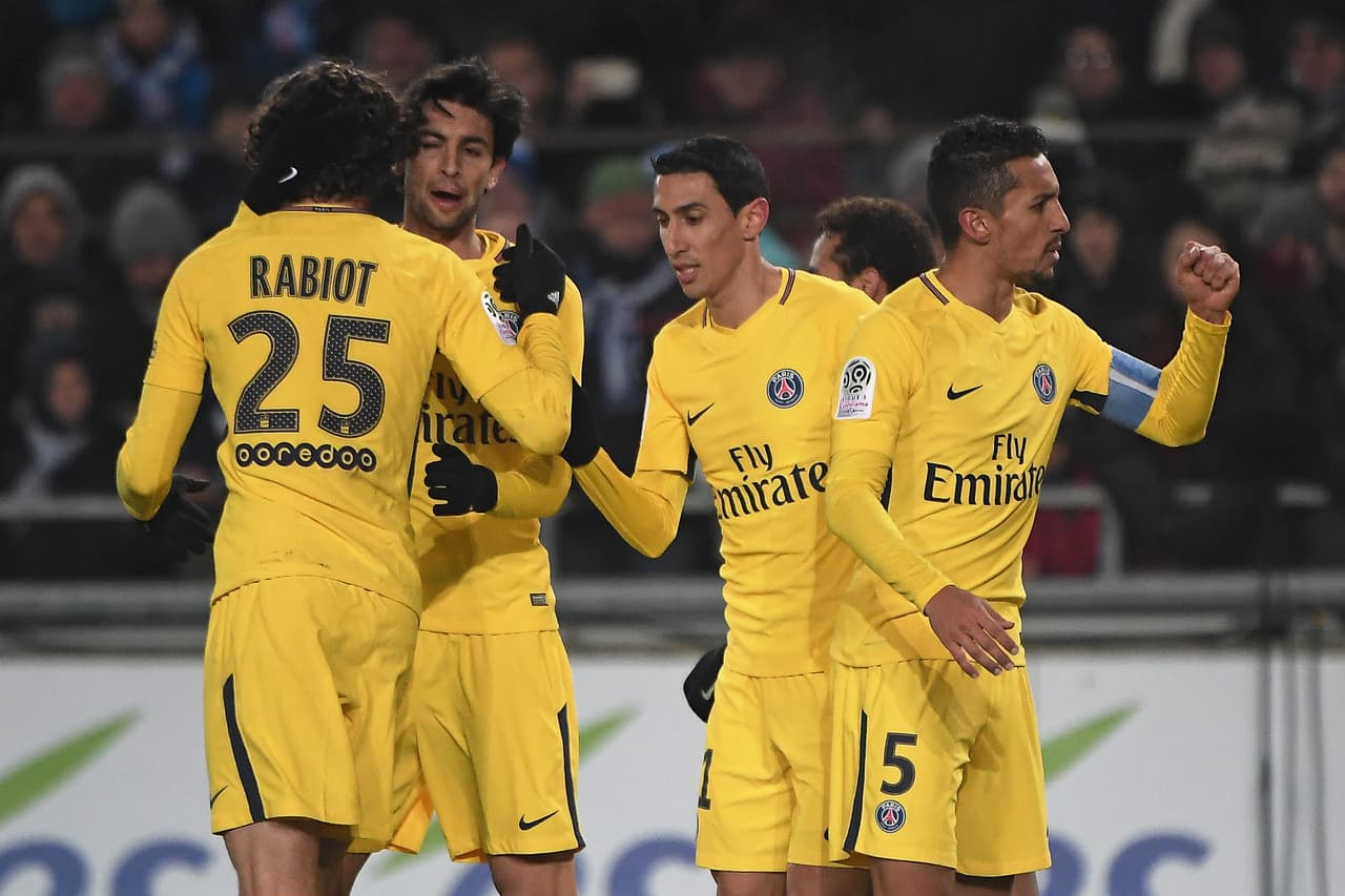 Con la tranquilidad de la igualdad, ambos equipos se fueron al descanso a la espera de remontar en el caso del PSG.