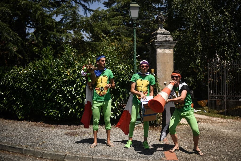 Incluso, algunos personajes animados se hicieron presentes. Algunos dirán que es homenaje a Mbappe.