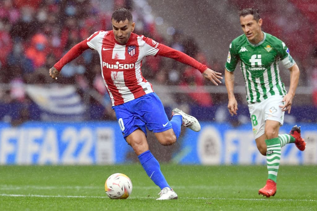 Los colchoneros no dejaron respirar al conjunto sevillano y terminan goleandolos 3-0.