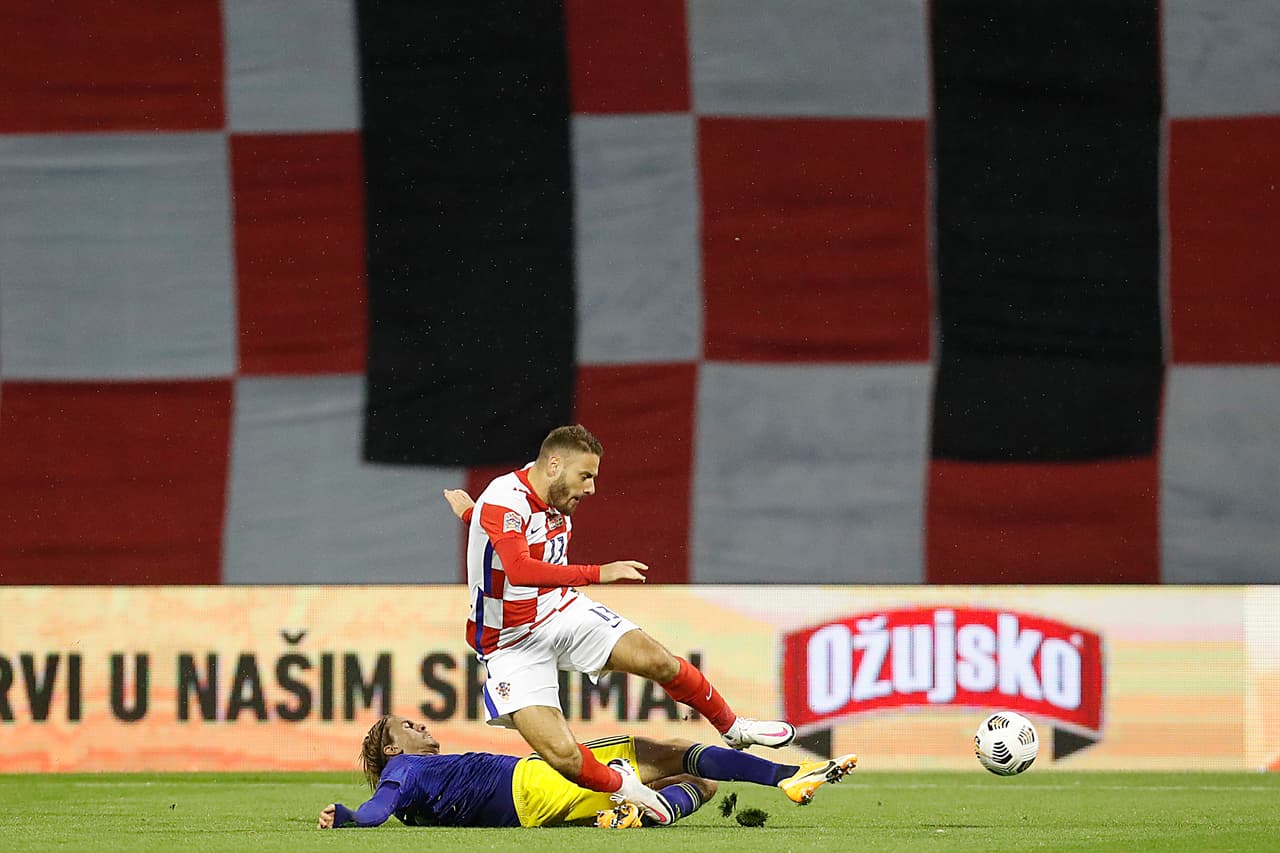 Croacia se recupera después de dos derrotas en la UEFA Nations League y vence a Suecia 2-1. Los goles croatas fueron por parte de Vlasić al 31 y de Kramaric al 84. Por parte de los suecos, Berg descontó al minuto 66.