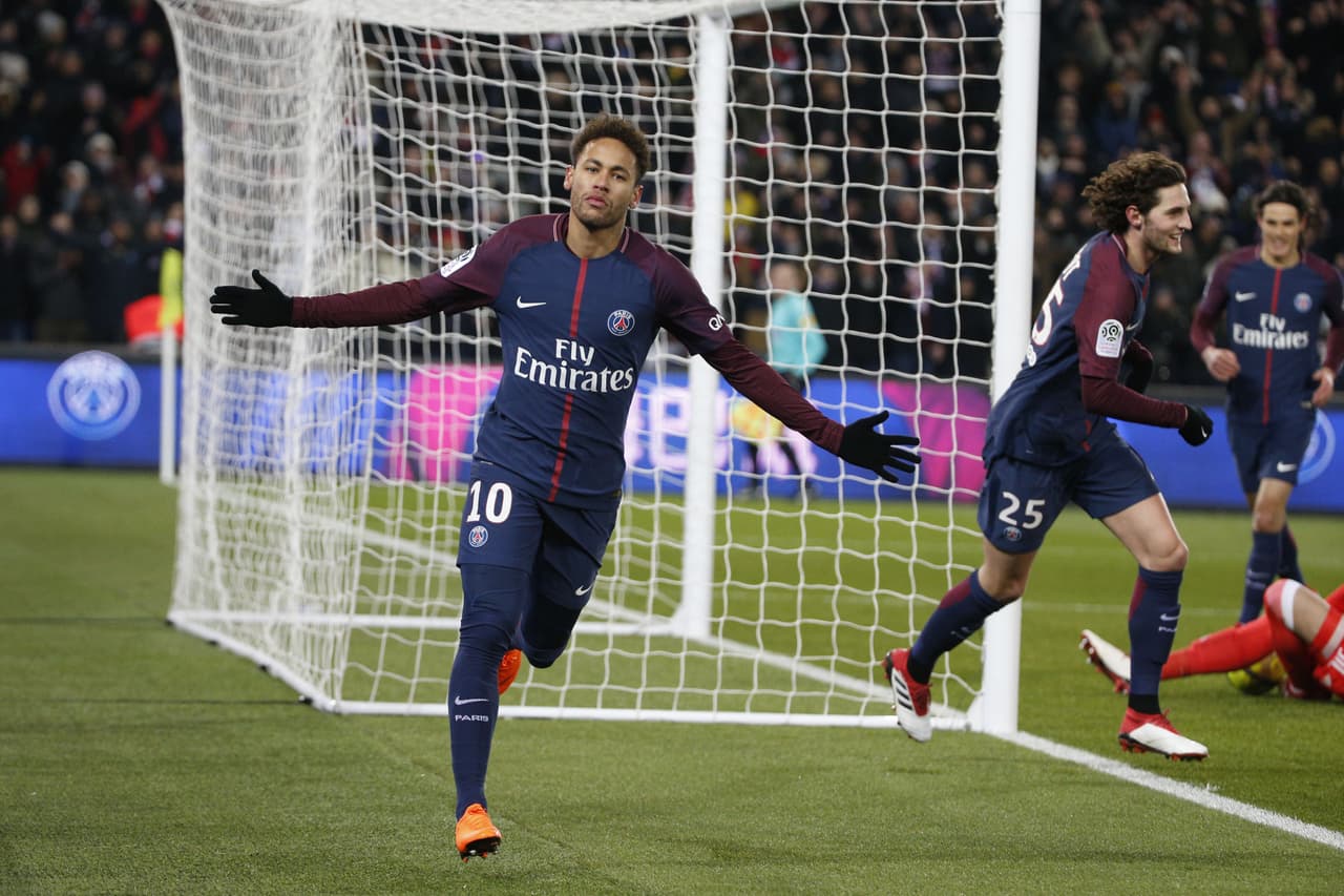 Es por eso que el Neymar de París Saint-Germain es un excelente jugador y que por su talento sobresale, pero cuya chispa está muy lejos de la expectativa.