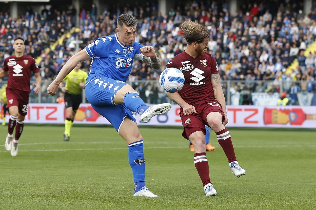 Milan se mantiene líder con triunfo de local sobre Fiorentina por 1-0, Udinese cayó de local 1-2 ante Inter Milán y Empoli perdió por goleada de 1-3 en casa ante Torino.