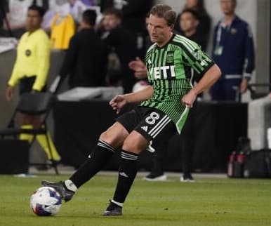 Defensor: ALEXANDER RING (Austin FC)