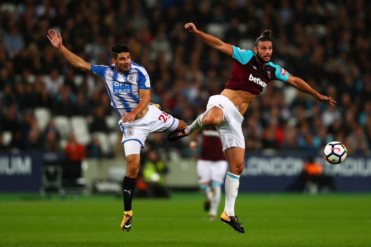 Como novedad, los Hammers contaron con Andy Carroll en la ofensiva. Un arma letal en el juego aéreo, que no supieron aprovechar.
