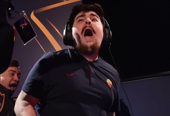 Complexity venció a Ellevens en la final del FIFA eClub World Cup 2020 en Milan y se cornó campeón en una gran final que se fue hasta los penales.