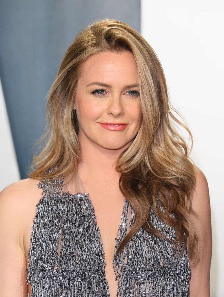 Alicia Silverstone – La estrella de ‘Clueless’ expresó todas sus dudas acerca del calendario de vacunas recomendado para los niños de EU en un libro de maternidad que escribió en 2014.
<br>
