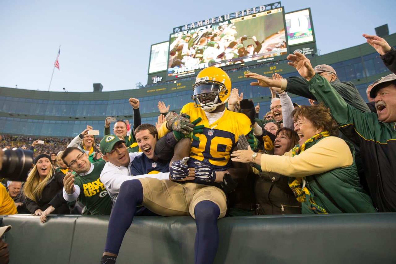 Green Bay Packers wide receiver James Jones (89) celebrates after scoring a touchdown during the NFL football game between the San Diego Chargers and the Green Bay Packers during week six on Sunday, Oct. 18, 2015 in Green Bay, Wis. The Packers beat the Chargers 27-20 (Todd Rosenberg via AP)