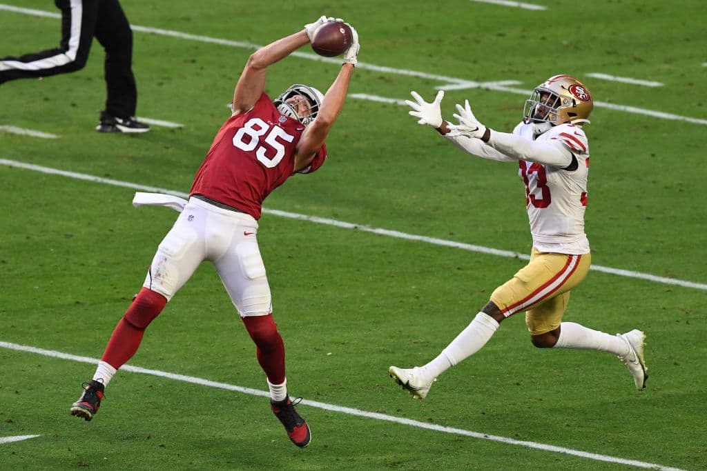 Los 49ers visitan, vencen y ‘le hacen la maldad’ a los Cardinals | Los de Arizona cayeron 12-20 ante San Francisco y complican su boleto a la postemporada.
