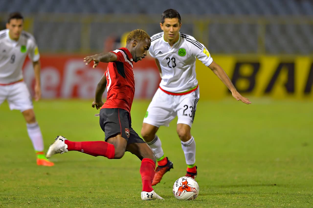 Jesús molina tuvo un buen desempeño en el medio campo, robó balones importantes aunque por algunos momentos se perdió en el partido. Calificación: 7