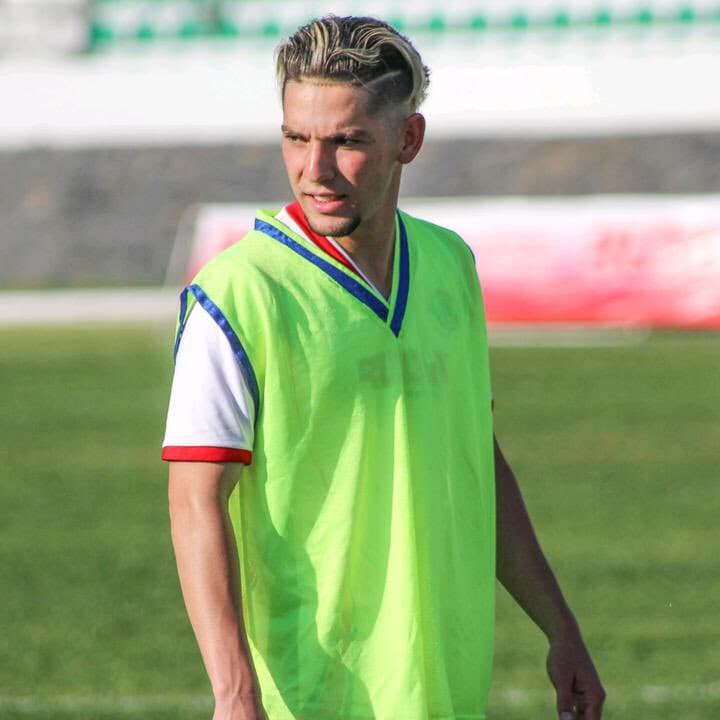 Luto en el futbol, hallan muerto a jugador de Segunda División