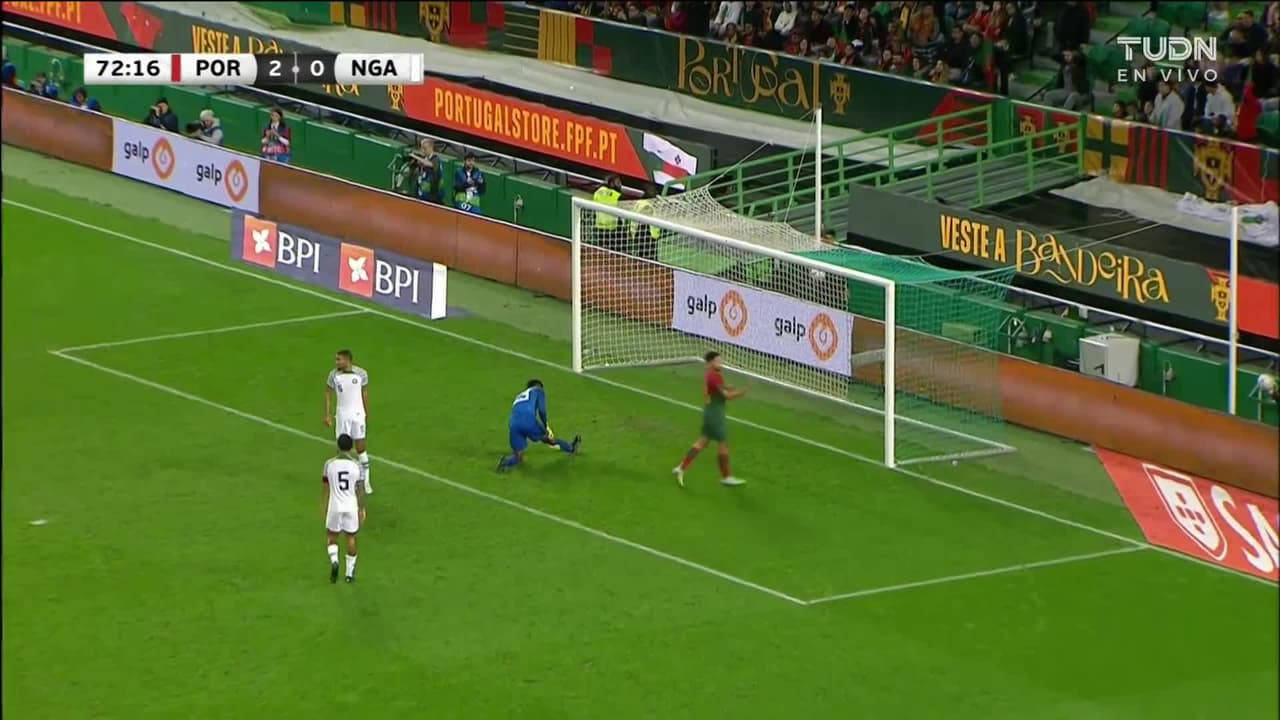 ¡TIRO ATAJADO! disparo por João Félix.