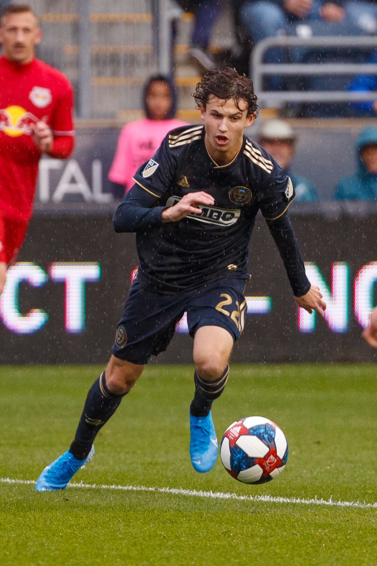 <b>Brenden Aaronson</b>
<br>Un gran año para este mediocampista de tan solo 19 años, pues tiene que iniciar con el pie derecho y en el cuadro de su equipo si es que quiere mejorar los números de la temporada pasada.