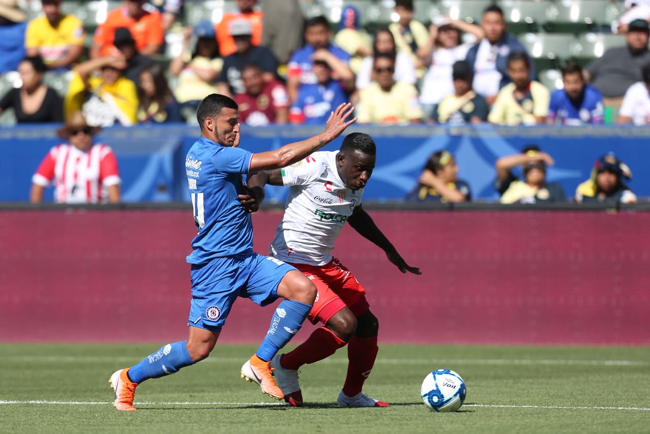 Cruz Azul liquidará la deuda por fichaje de Juan Escobar