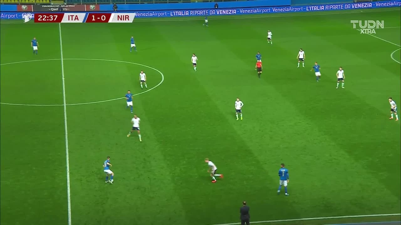 ¡TIRO ATAJADO! disparo por Lorenzo Insigne.