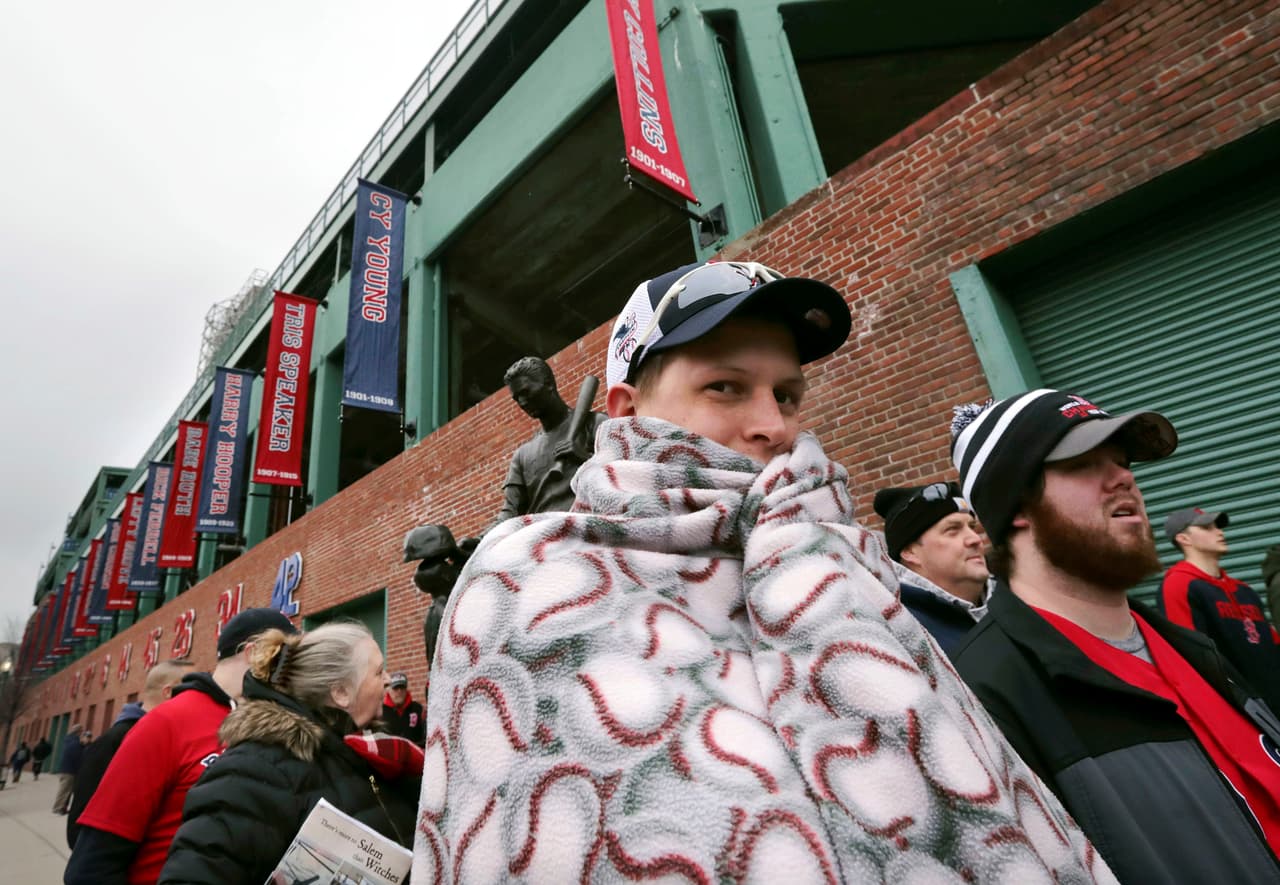 Boston Red Sox vivió la fiesta de la ceremonia del anillo de la Serie Mundial de 2018 en Fenway Park, donde los fanáticos revivieron la gloria de la pasada temporada de Grandes Ligas.