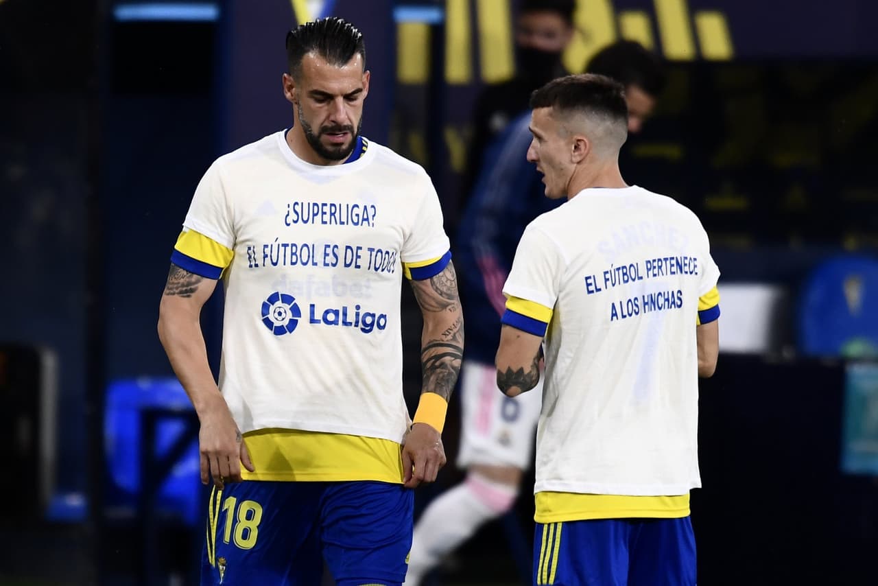 Cádiz 'anotó gol' a Real Madrid con playeras contra Superliga europea