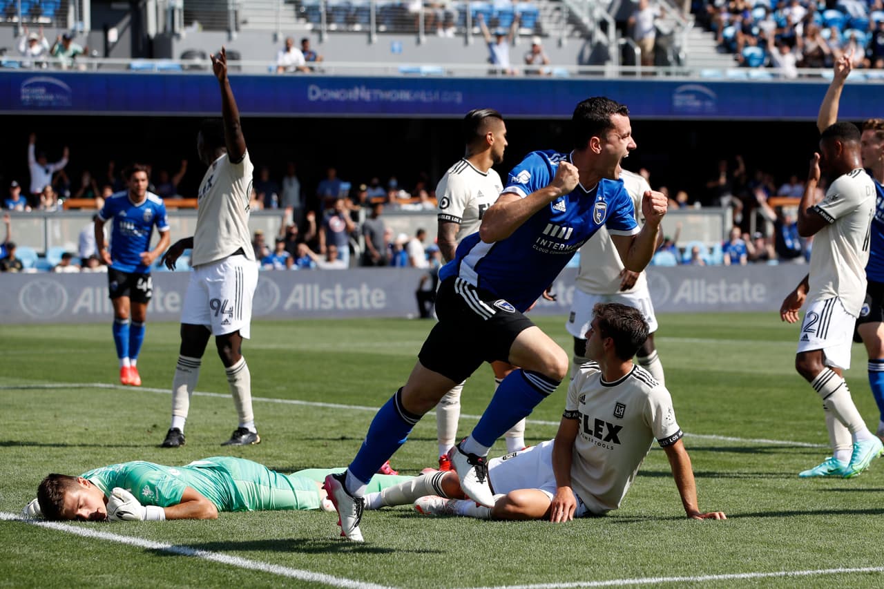 Desde su llegada al norte de California el central brasileño Nathan le cambió la cara al fondo de San Jose Earthquakes. El domingo, además, marcó un tanto ante LAFC.
<br>