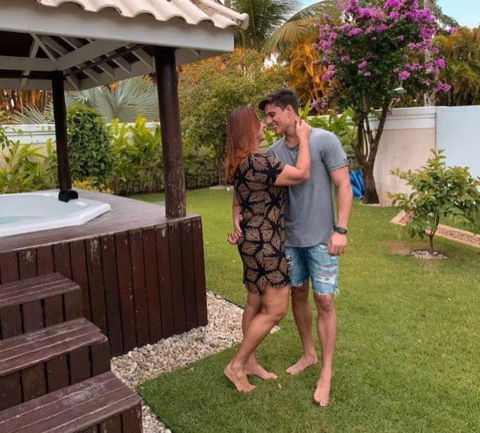 Padrastro de Neymar tiene 22 años y es exfutbolista.