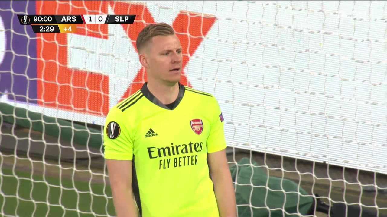 ¡TIRO ATAJADO! disparo por Lukáš Provod.