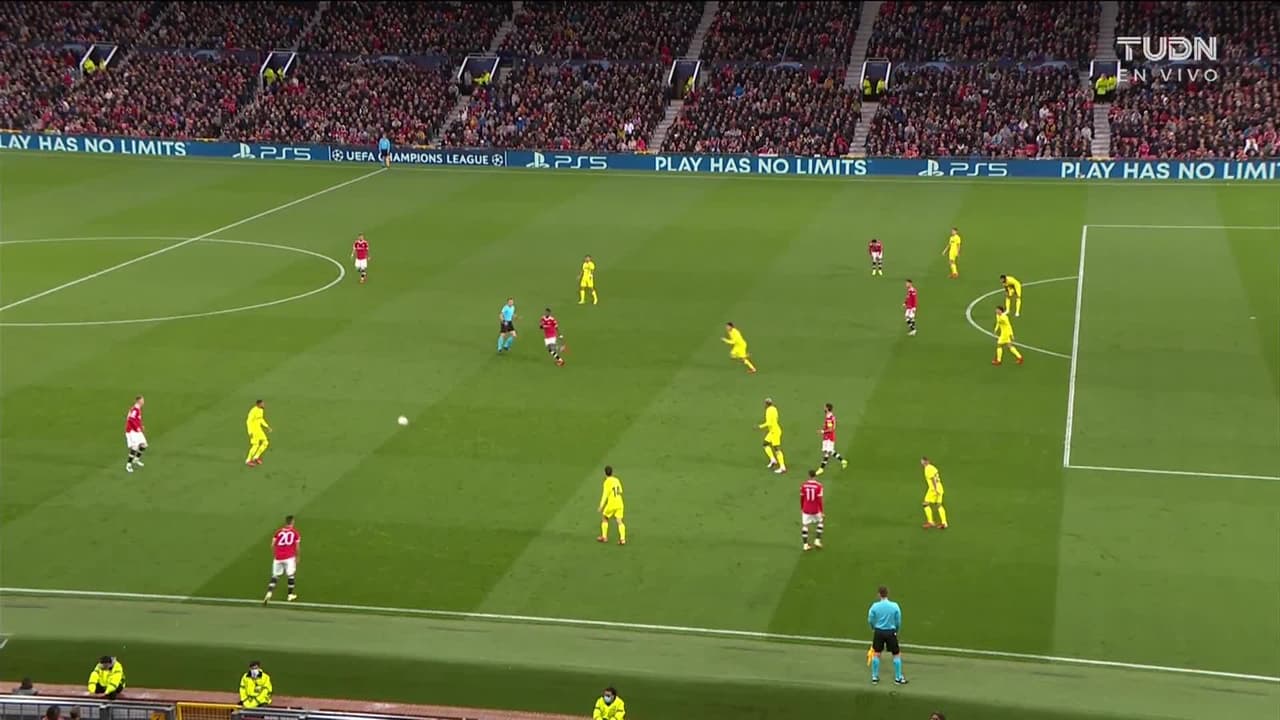 ¡TIRO ATAJADO! disparo por Cristiano Ronaldo.